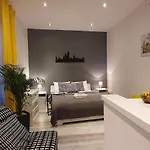 L-2 Center O&p Apartfamily Διαμέρισμα